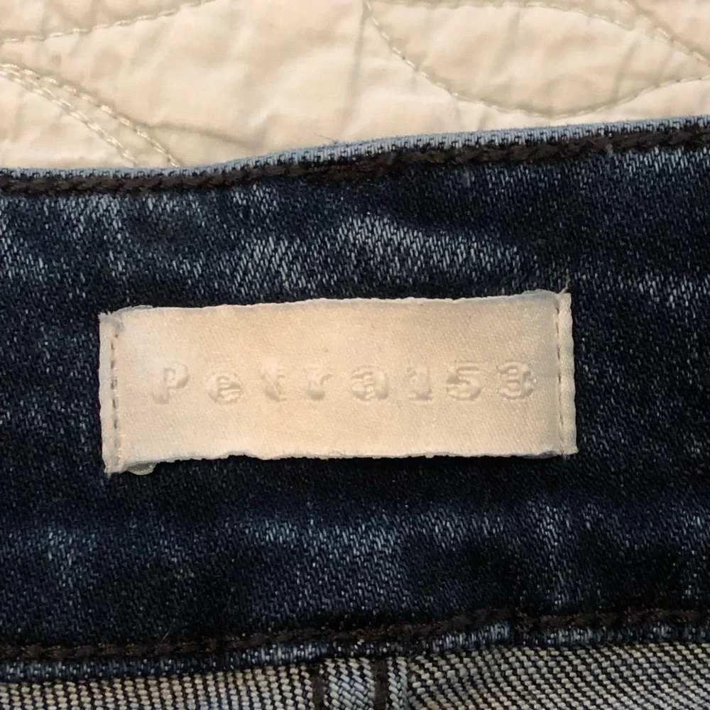 Petra 153 distressed classic boot cut jeans. Size waist 32.